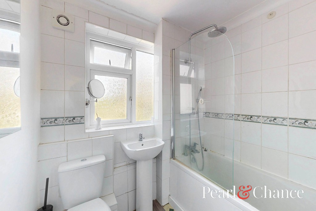 Dunraven Drive, Enfield, EN2