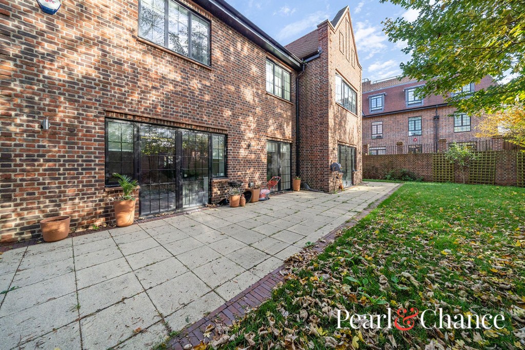 Chandos Way, Hampstead Garden Suburb, NW11