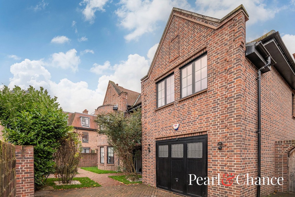 Chandos Way, Hampstead Garden Suburb, NW11