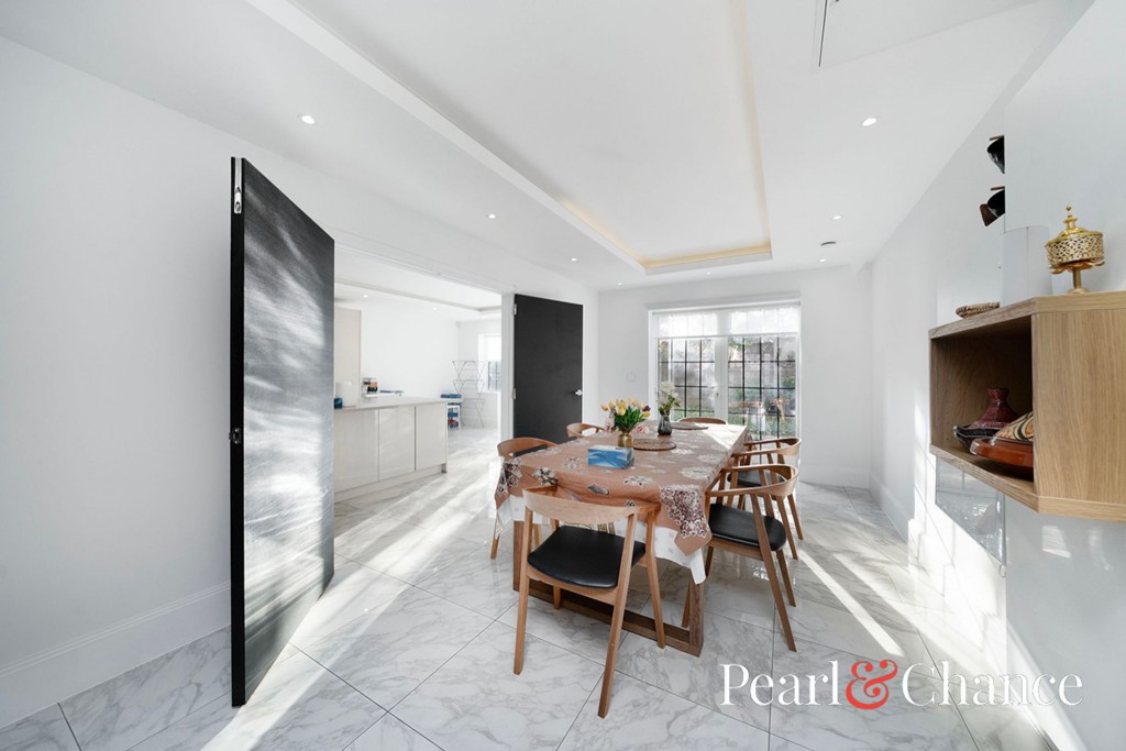 Chandos Way, Hampstead Garden Suburb, NW11