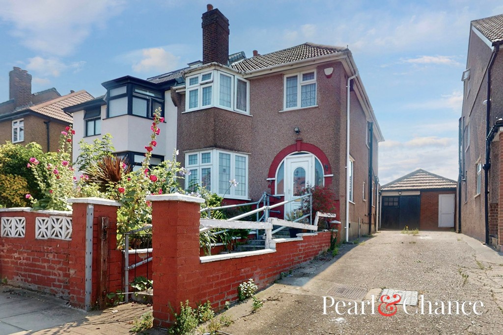 Crest Road, London, NW2