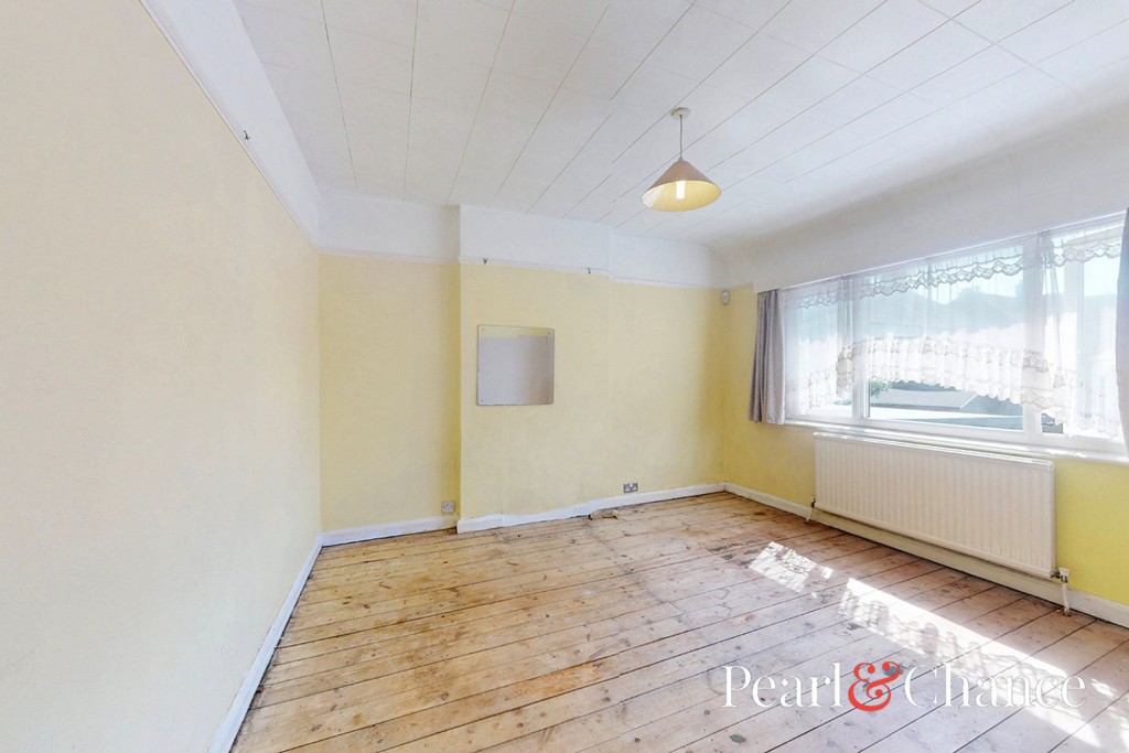 Crest Road, London, NW2