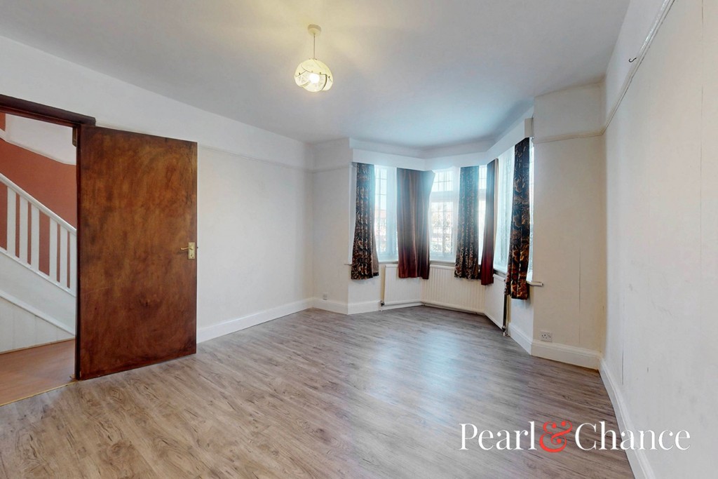 Crest Road, London, NW2