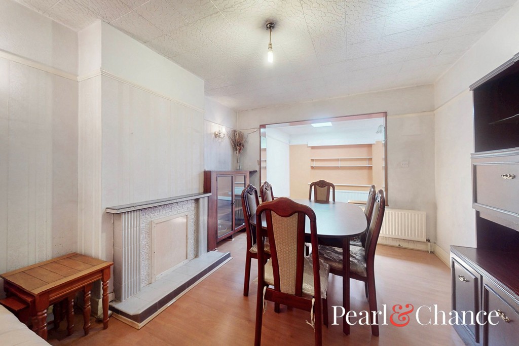Crest Road, London, NW2
