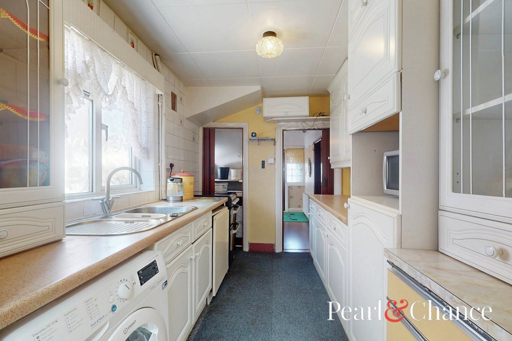 Crest Road, London, NW2