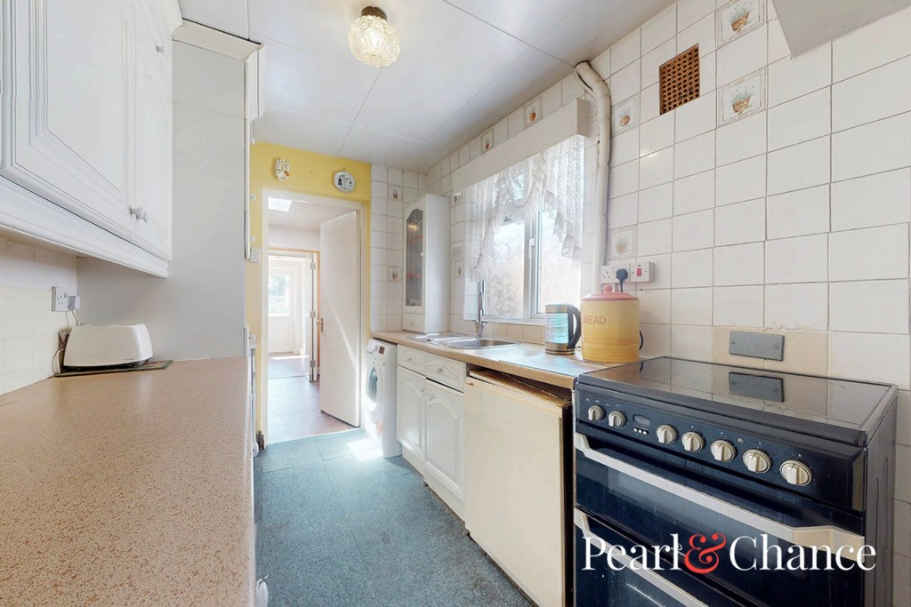 Crest Road, London, NW2