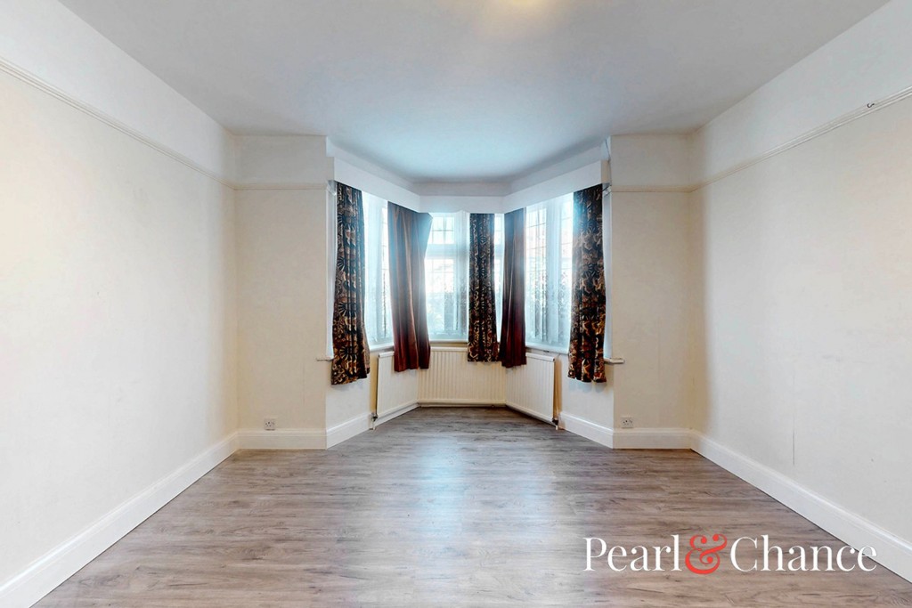 Crest Road, London, NW2