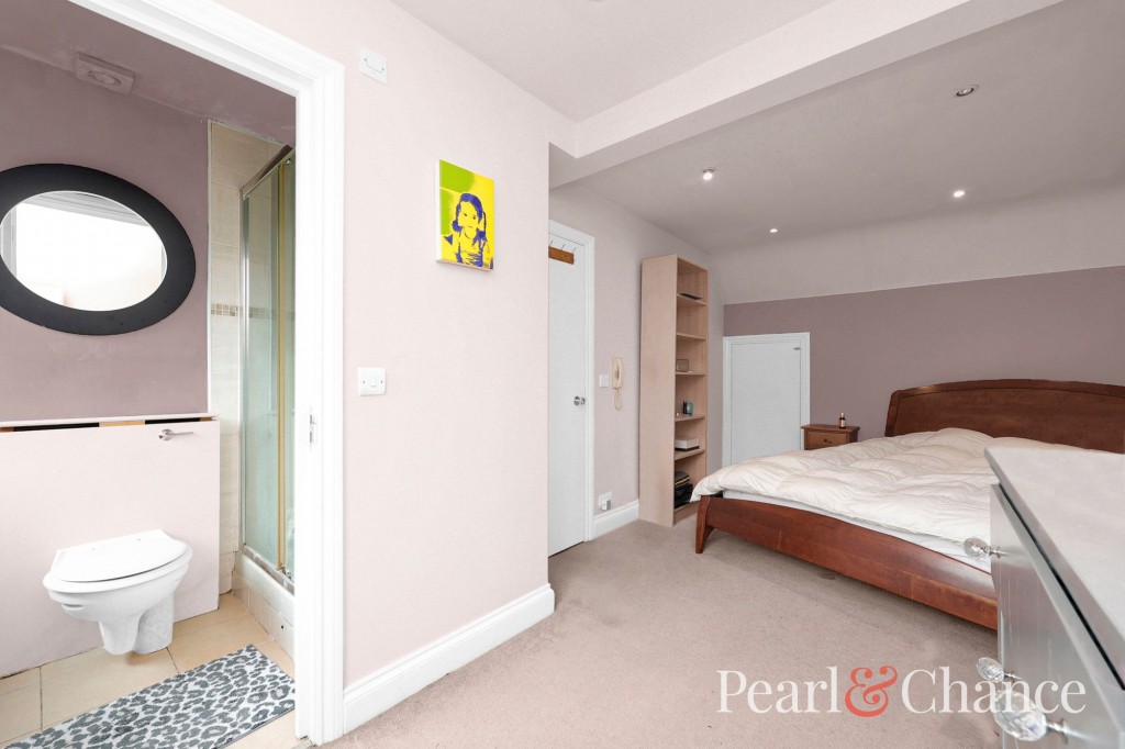 Golders Green Crescent, London, NW11