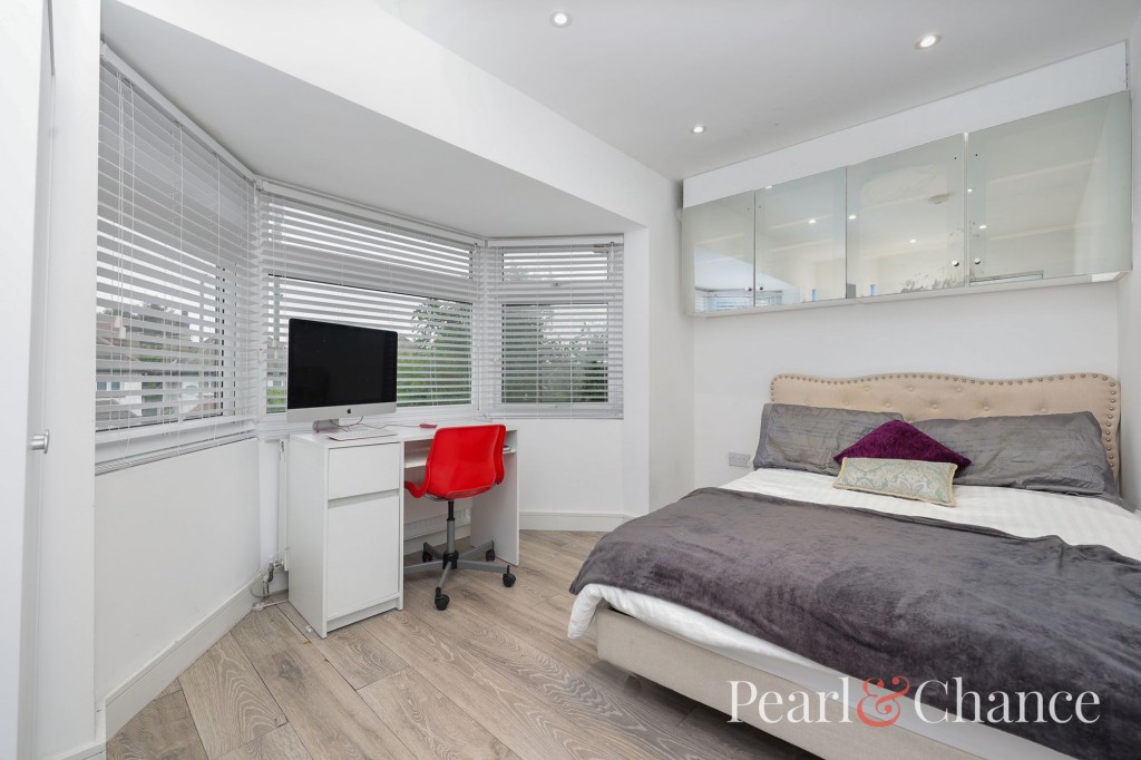 The Vale, London, NW11