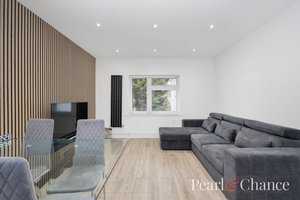 The Vale, London, NW11