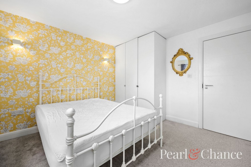 The Vale, London, NW11