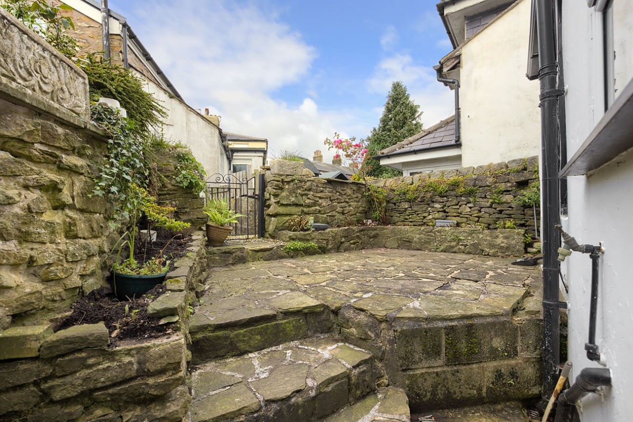 Lovely Hall Lane, Salesbury
