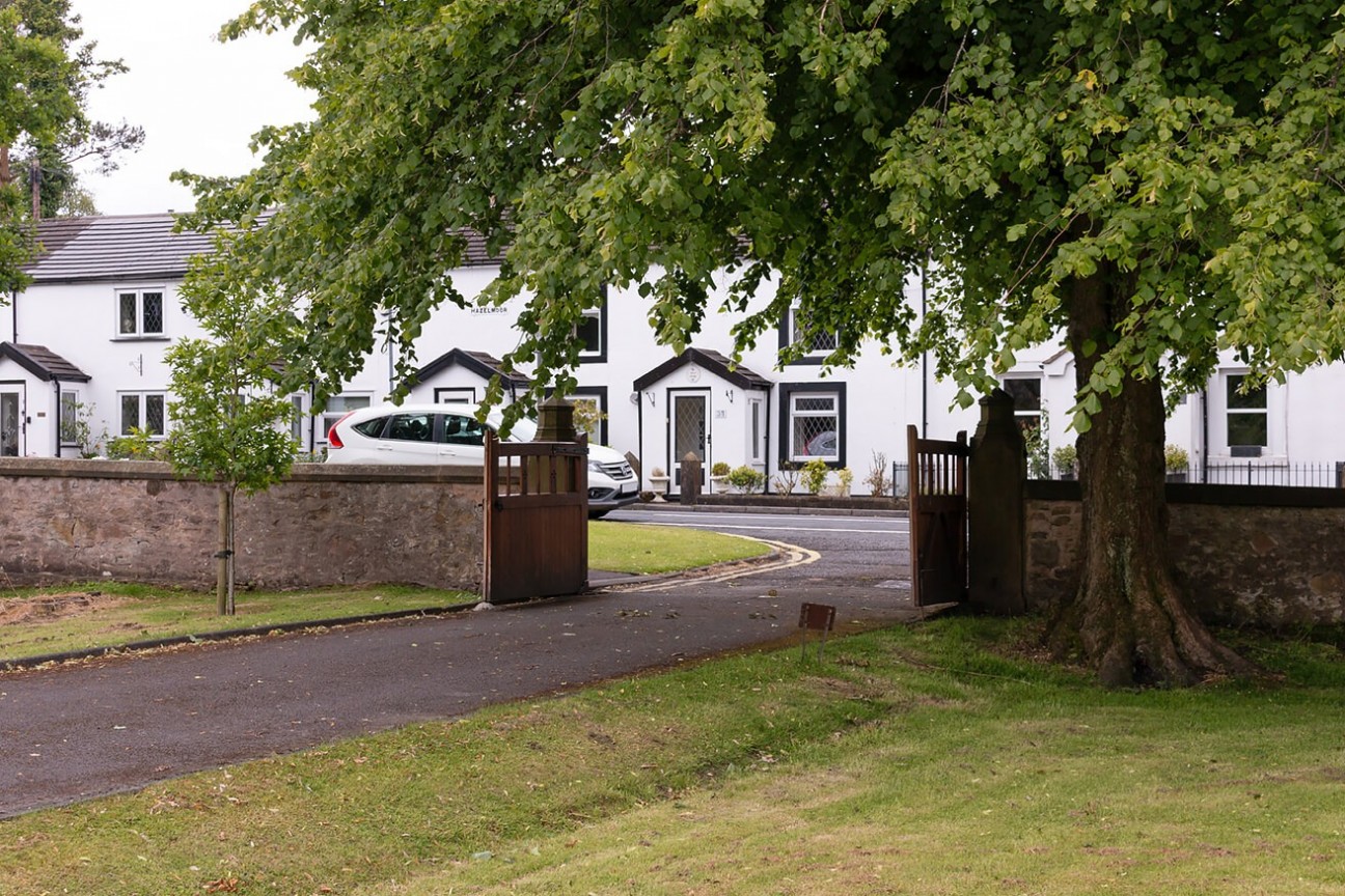 Lovely Hall Lane, Salesbury