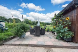 New Row Cottages, Knowle Green, Lancs, PR3