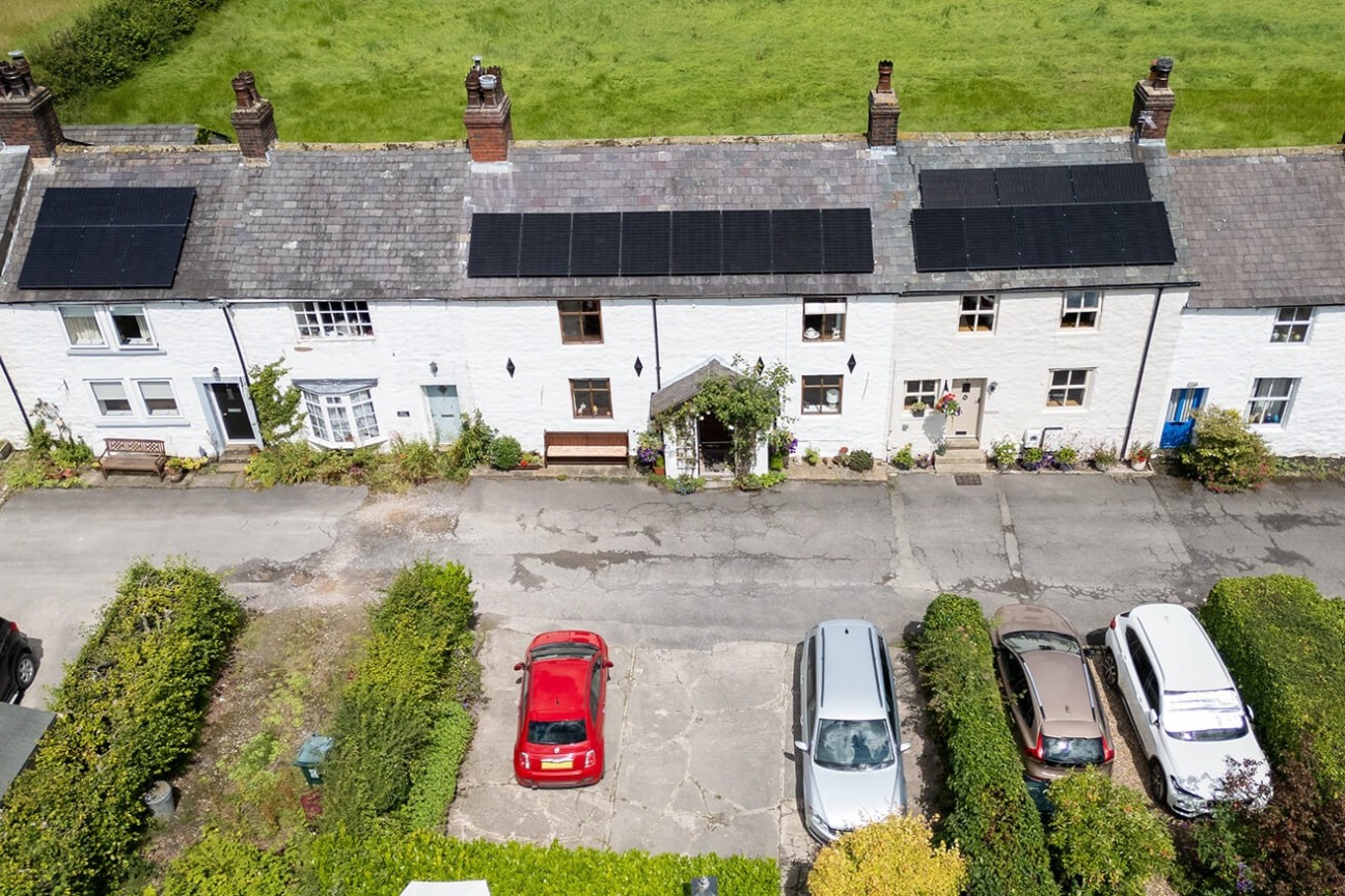 New Row Cottages, Knowle Green, Lancs, PR3