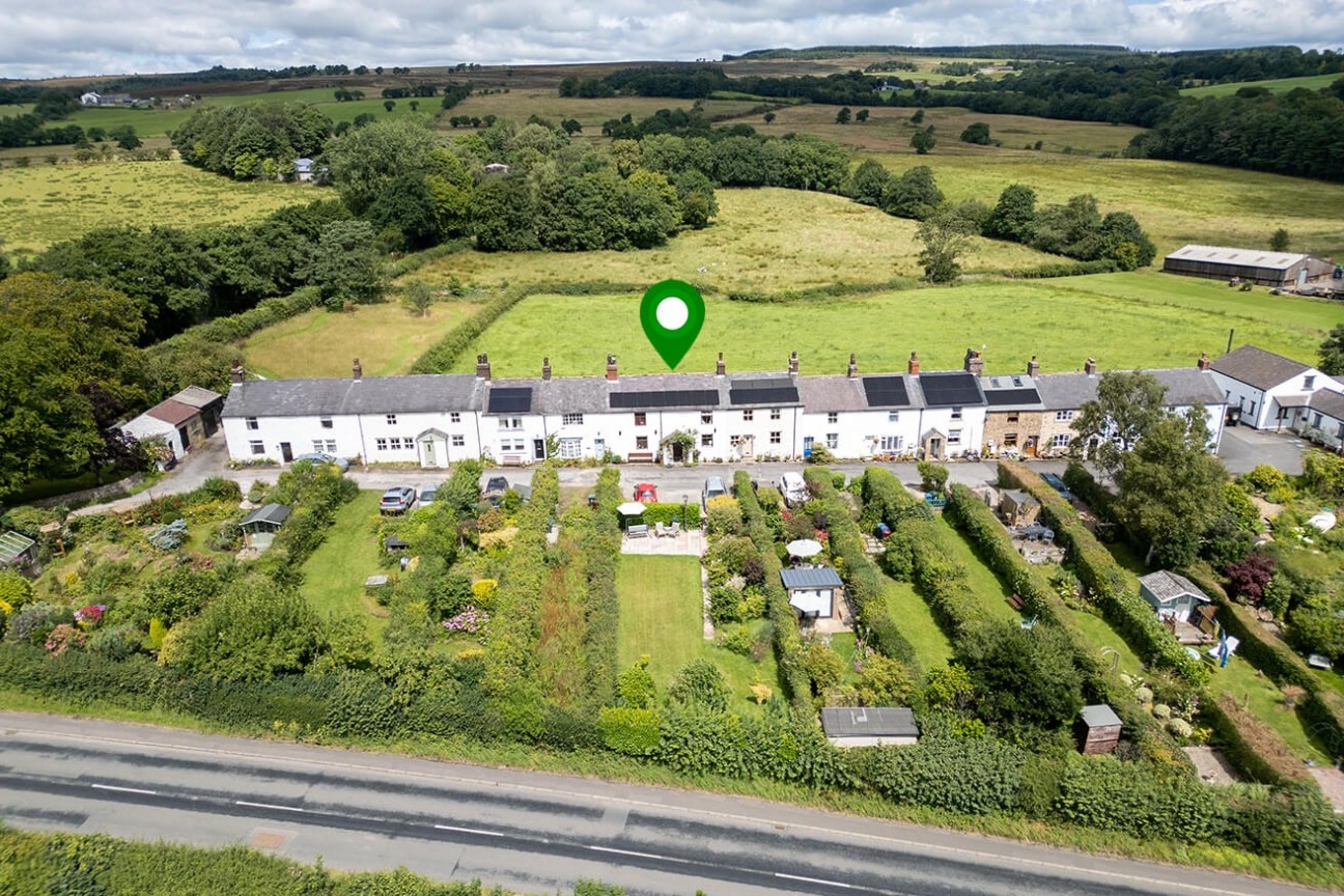 New Row Cottages, Knowle Green, Lancs, PR3