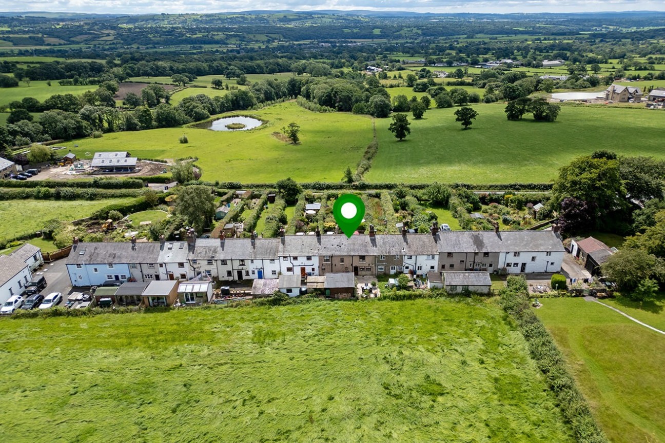 New Row Cottages, Knowle Green, Lancs, PR3