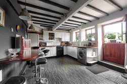 New Row Cottages, Knowle Green, Lancs, PR3