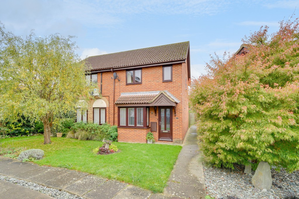 Kestrel Close, Hartford, Huntingdon