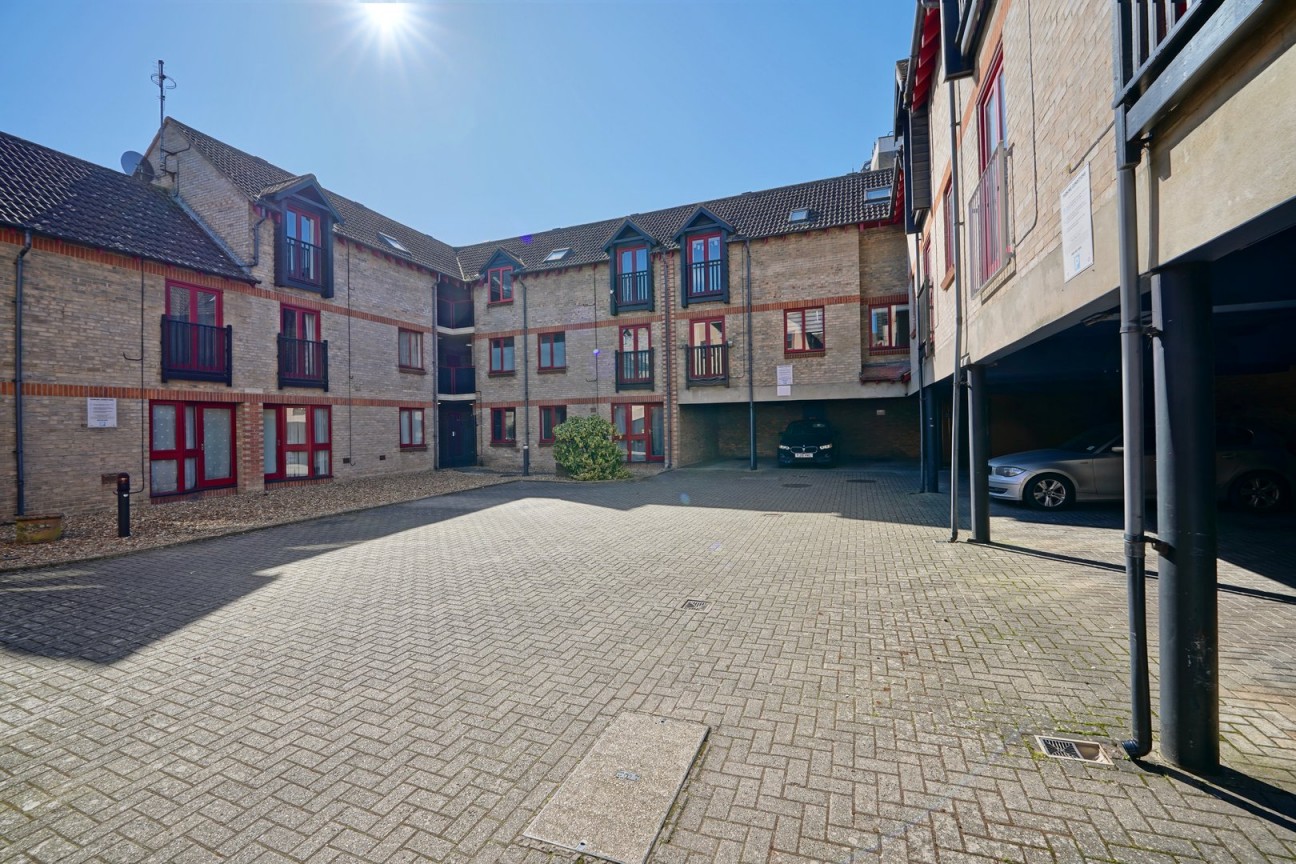 St Georges Court, Huntingdon