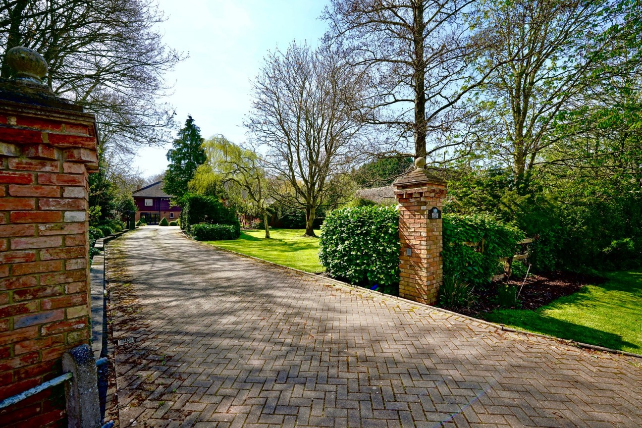High Street, Upper Dean, Bedfordshire