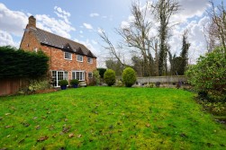 Shelton Road, Shelton