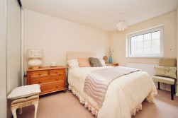 Shelton Road, Shelton