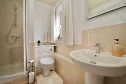 Shelton Road, Shelton