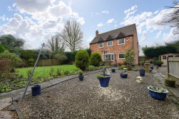 Shelton Road, Shelton