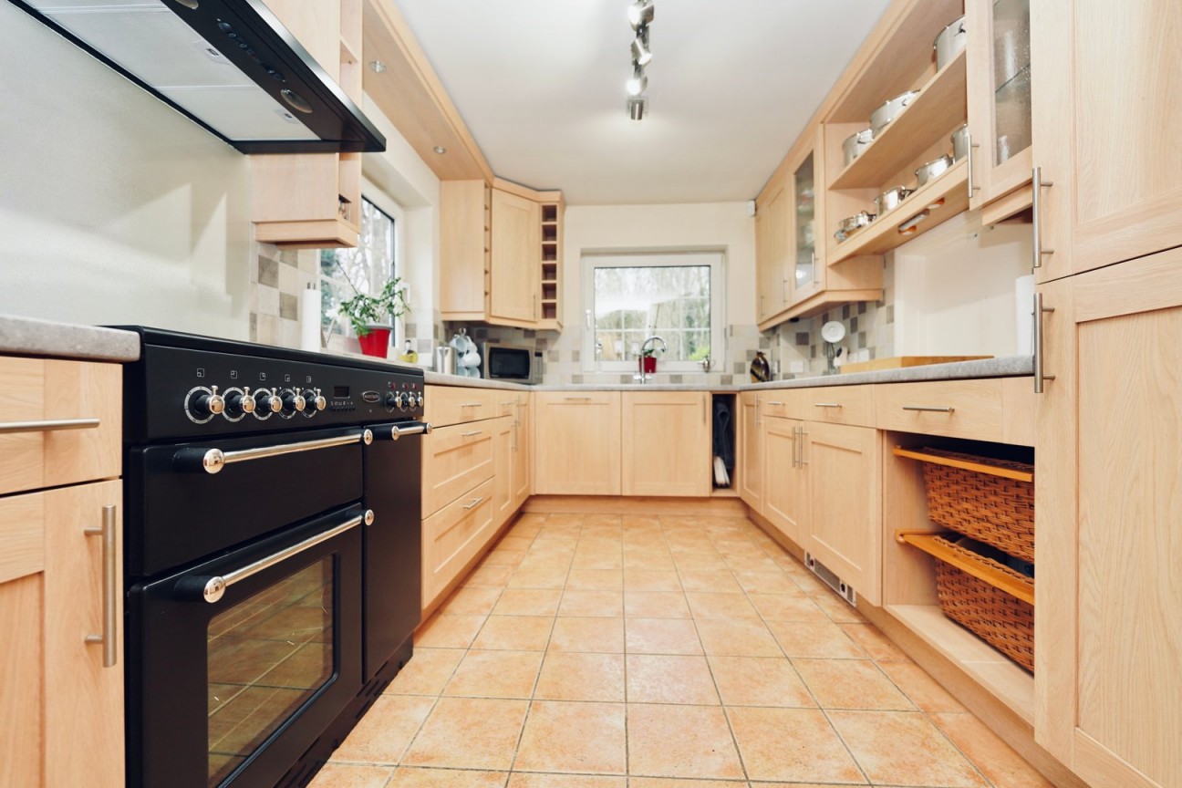 Shelton Road, Shelton