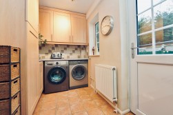 Shelton Road, Shelton