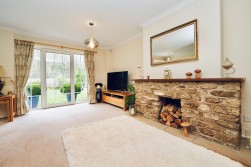 Shelton Road, Shelton