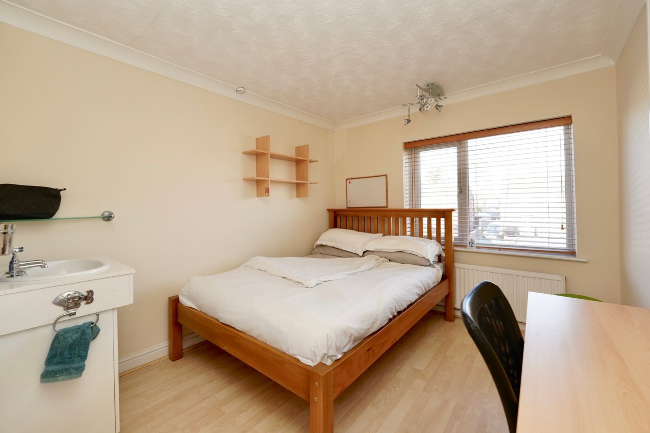 Queens Drive, Huntingdon