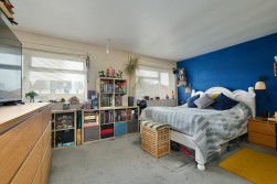 Lammas Gardens, Huntingdon