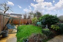 Lammas Gardens, Huntingdon