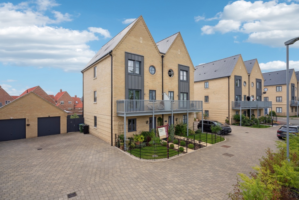 Alconbury Weald, Huntingdon