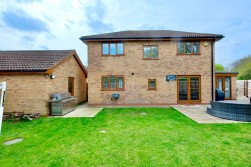 Stukeley Meadows, Huntingdon