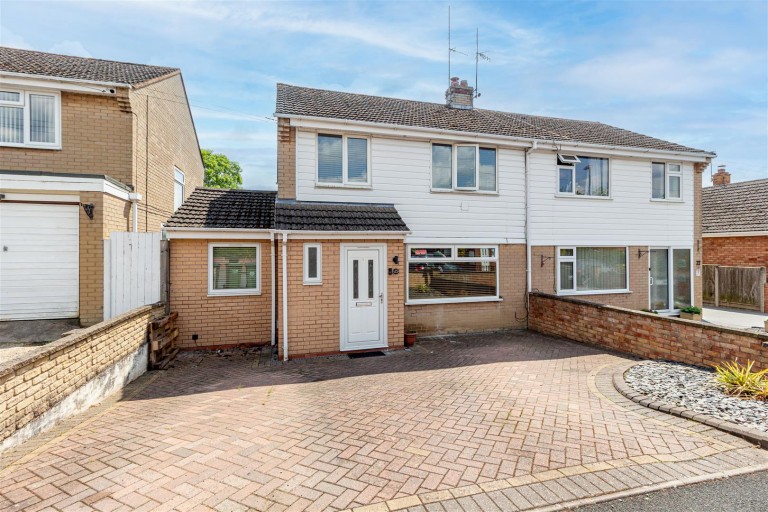 Solitaire Avenue, Worcester