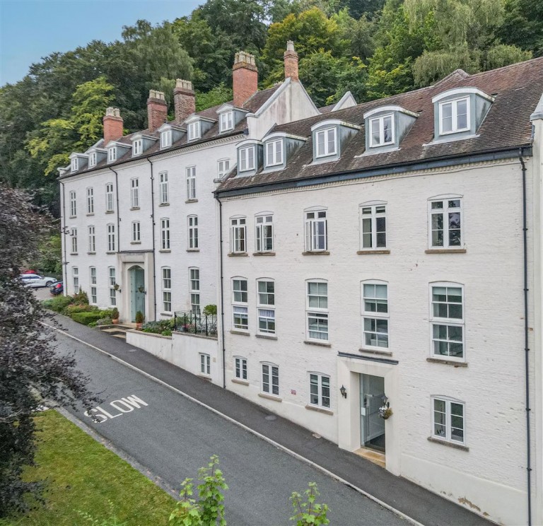 Holywell Road, Malvern