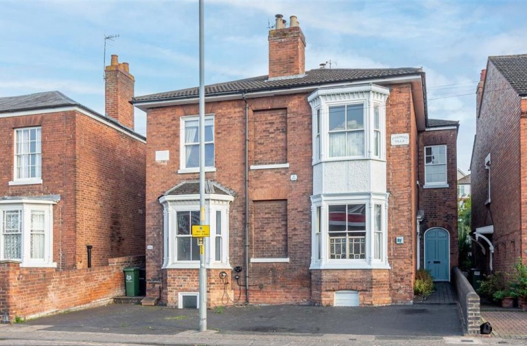 Bath Road, Worcester