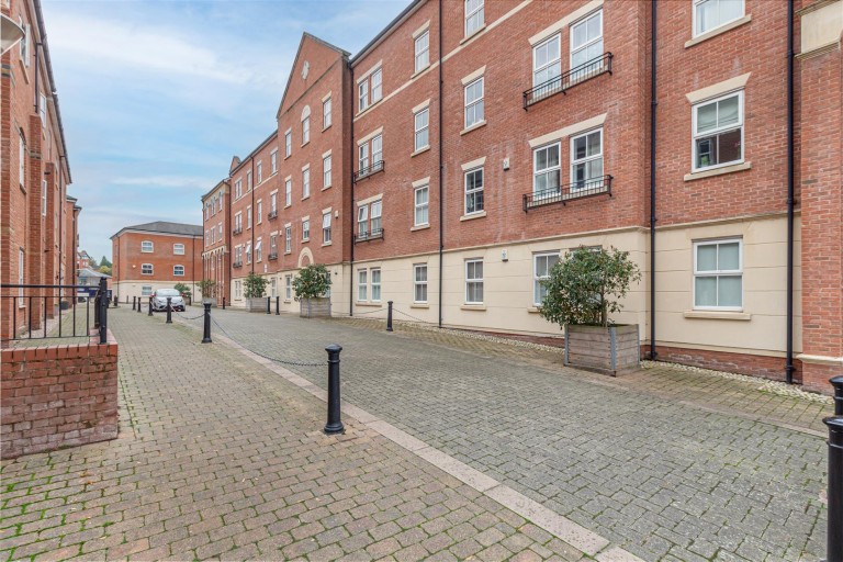 Armstrong Drive, Worcester
