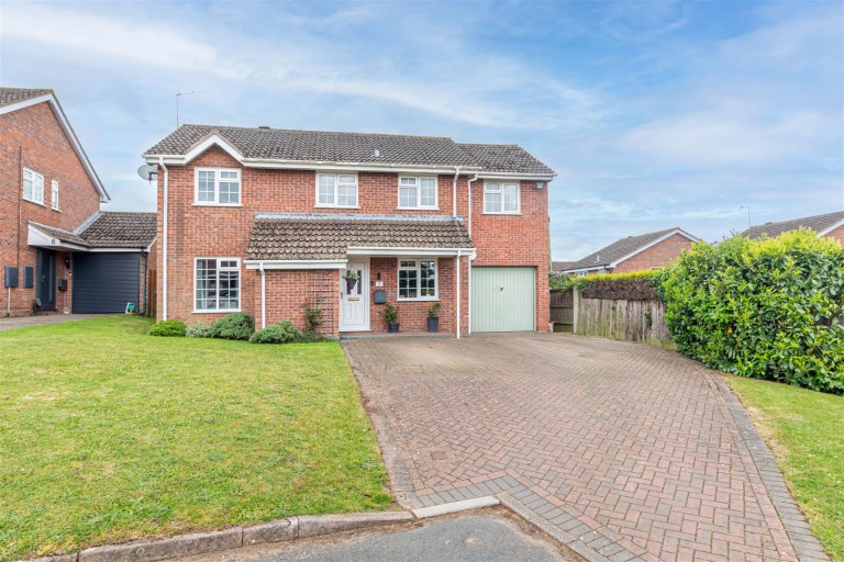 Adelaide Close, Kempsey, Worcester