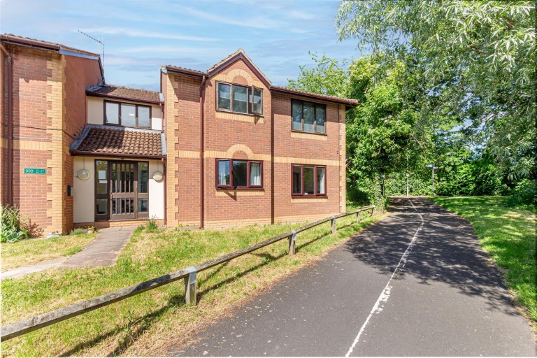 Deer Avenue, Worcester