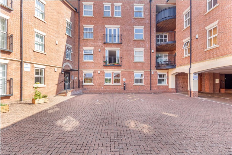 Armstrong Drive, Worcester