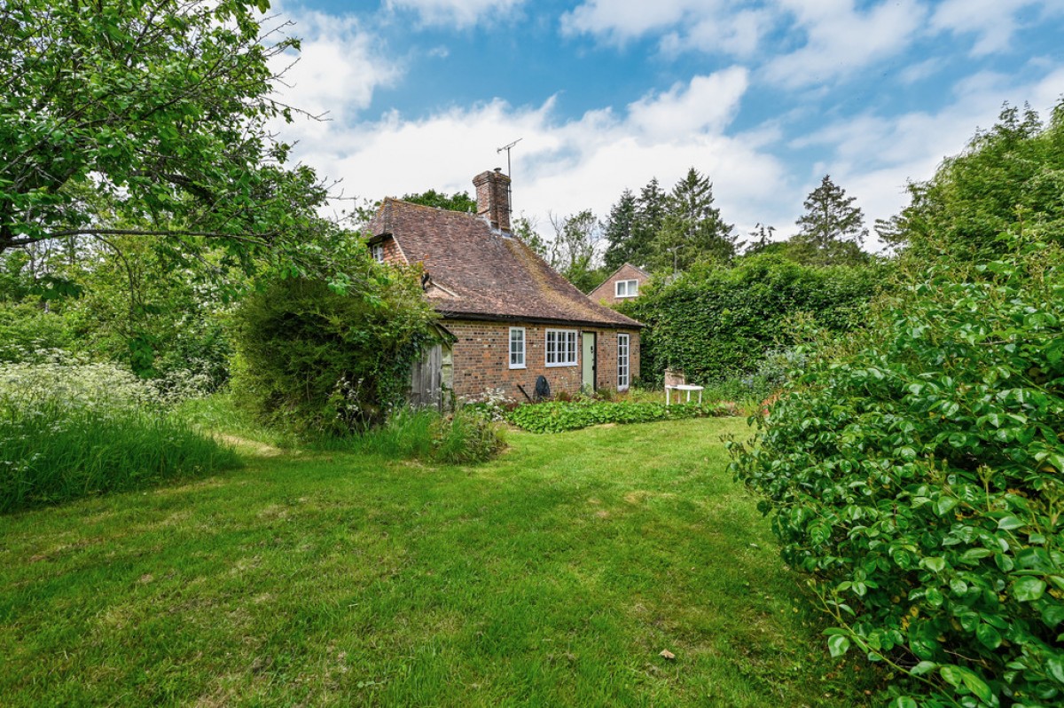 Image for Mounts Lane, Rolvenden Layne, Cranbrook, Kent TN17 4NU