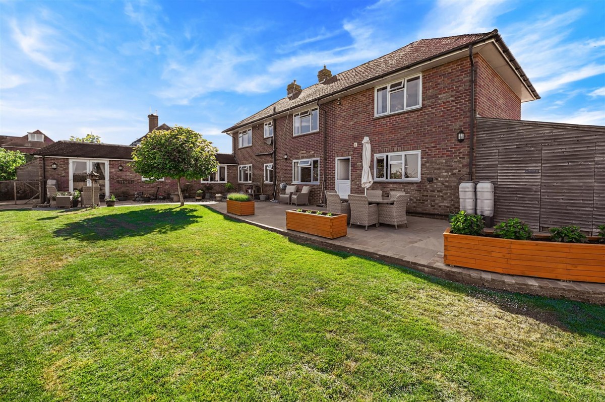 Image for Cadborough Cliff, Rye, East Sussex TN31 7EB