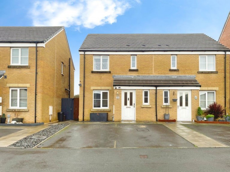 Ffordd Cadfan, Bridgend, CF31 2DP