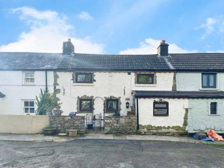 Rees Row, Bryncethin, Bridgend, CF32 9TR