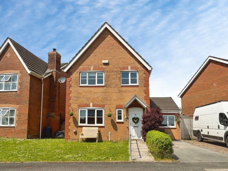Dan y Deri, Broadlands, Bridgend, CF31 5BG