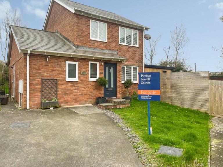 Ton Tylluan, Bridgend, CF31